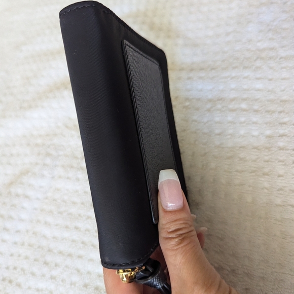 Kate Spade New York Wallet Black Darcy Darci Wilson Road Zip Around Billfold - Picture 2 of 15